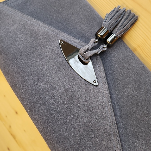 White House Black Market Envelope Clutch Wristlet Handbag Gray Suede - Picture 3 of 12